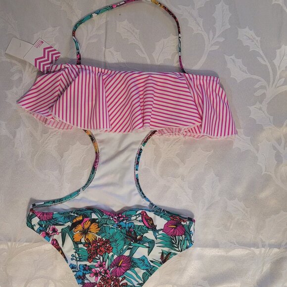✨NWT✨ Gorgeous Raisins Cut-Away Swimsuit - Picture 4 of 6